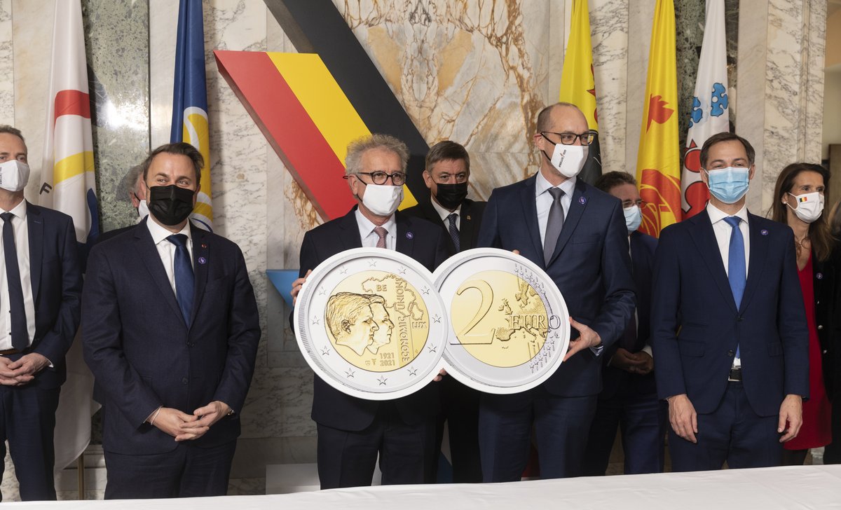 Xavier_Bettel's tweet photo. Happy Birthday, #UEBL🇱🇺🇧🇪!
Beaucoup de moments forts partagés depuis 100 ans qui rappellent l'importance de l'échange, de la collaboration et de l'unité. À l'avenir, nous renforcerons encore notre union pionnière pour garantir un futur prospère à tous nos citoyens. #BeLux100 https://t.co/HiafywuMRD