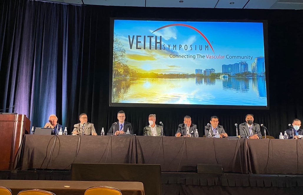 OckeReis's tweet photo. A REAWAKENING IN THE SUN
Great Session in the 48th annual @veithsymposium with #TEVAR on #TBAD, #aneurysms and #dissections.
#IMHs
Honored in moderating this session alongside Professor Ramon Berguer
#VEITH2021
@aorticaneurysm
@penseaorta
#VEITHLive #VEITHOrlando https://t.co/OgaKfQT4zA