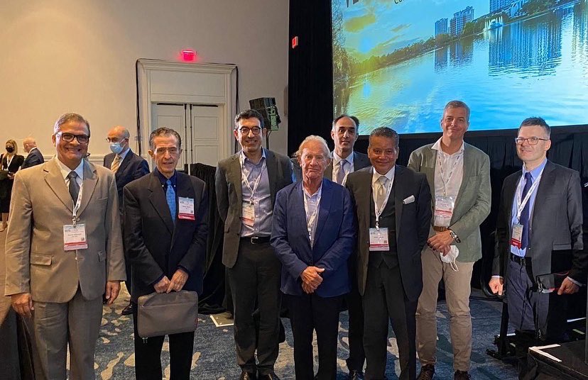 OckeReis's tweet photo. A REAWAKENING IN THE SUN
Great Session in the 48th annual @veithsymposium with #TEVAR on #TBAD, #aneurysms and #dissections.
#IMHs
Honored in moderating this session alongside Professor Ramon Berguer
#VEITH2021
@aorticaneurysm
@penseaorta
#VEITHLive #VEITHOrlando https://t.co/OgaKfQT4zA
