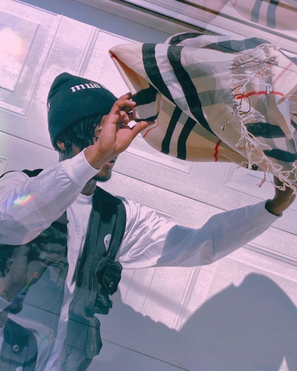 kingtrae_'s tweet photo. New Beat Tape Out Now On Apple Music 📀 https://t.co/J0XBbK0yBW https://t.co/a1p4MQhl00