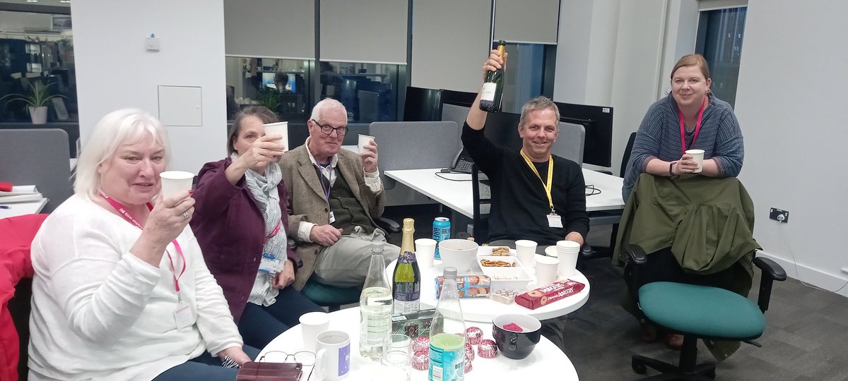 arrowandthesong's tweet photo. Celebrating the Silver!  Thank you @socialworkaward @LenzTilia @LFenge @ResearchPQSW @hss_bu https://t.co/dfARGRpYvs