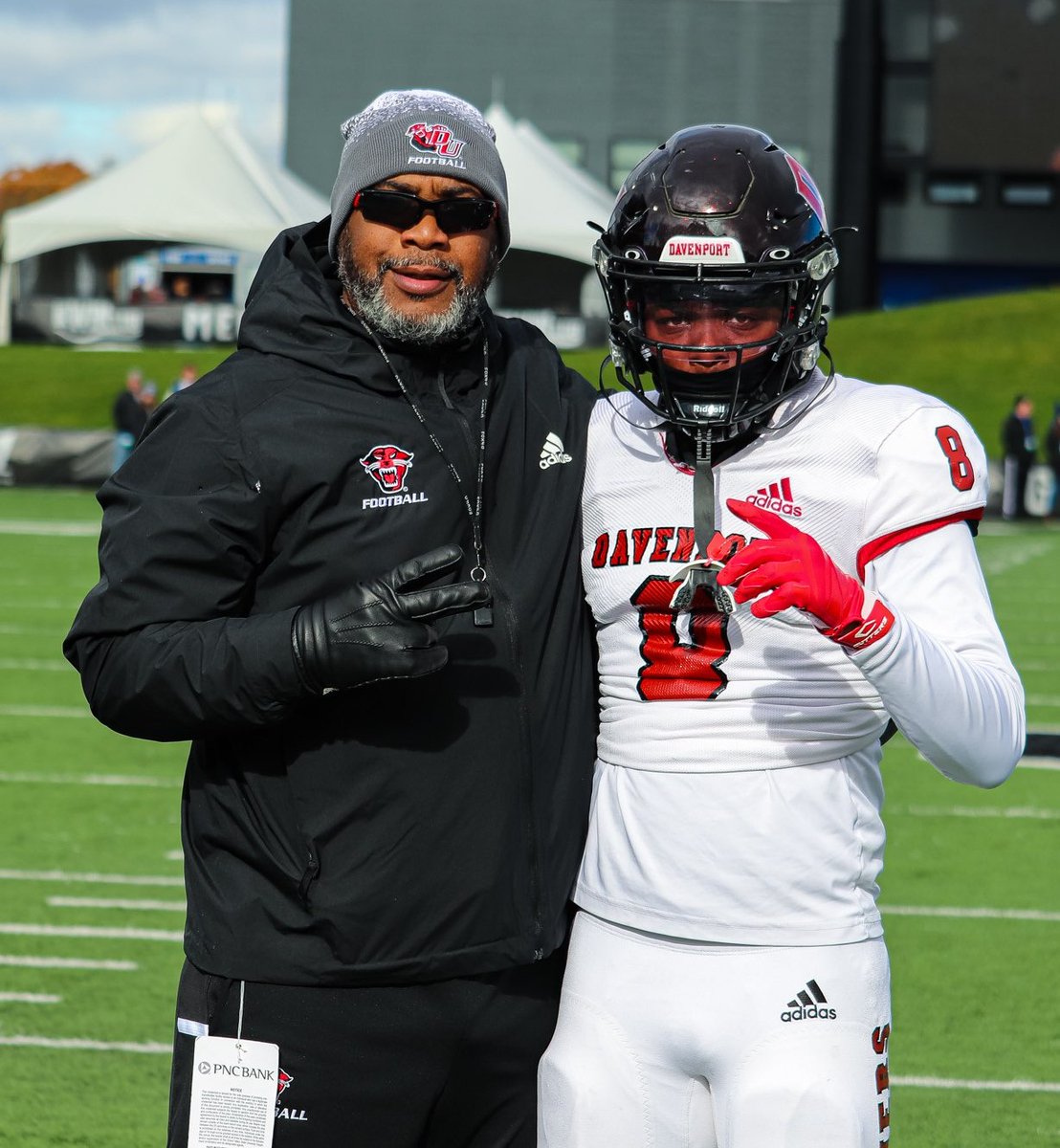 AVAILability &amp; ACCOUNTability are the 2 most important abilities you can possess as an athlete... Thank you @gourneysloan for being available &amp; accountable and helping me to be a better coach... <a href="/DU_Football/">Davenport Football</a> #HomeGrown #WeBall