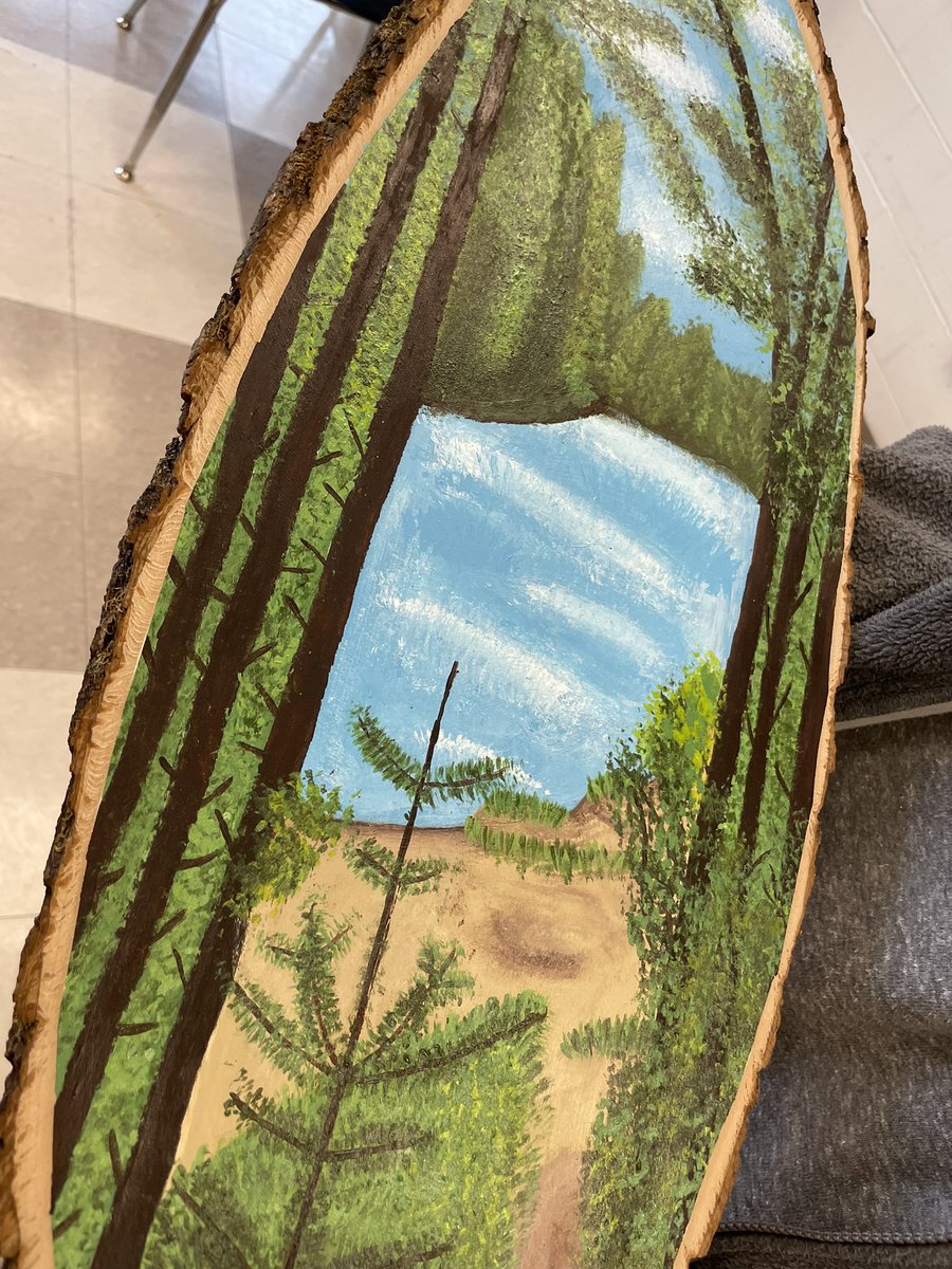 EHSvikingART's tweet photo. Kayla continues her nature theme with this beautiful acrylic painting. Even better, she took the reference photo herself!! #seniorstudio #highschoolart https://t.co/70NHczdilq