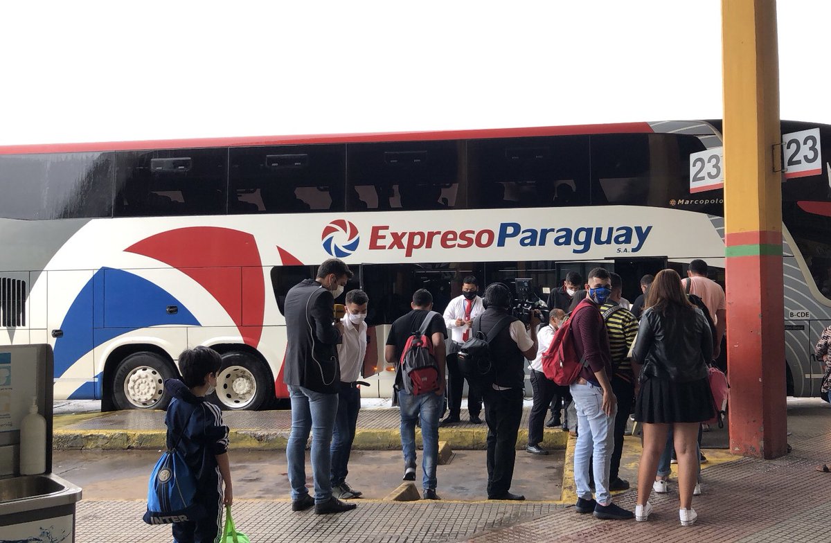 AsuEstacion's tweet photo. 🙌🏻🇵🇾🇦🇷 Buen Viaje a nuestra primera salida oficial internacional con destino a la Rca Argentina #CorredorSeguro Encarnación-Posadas‼️ 19 meses después🛣🚌@AsuncionMuni @nenechopy @lizarelav8001 @saragimenezm https://t.co/vLLO0CDbrj