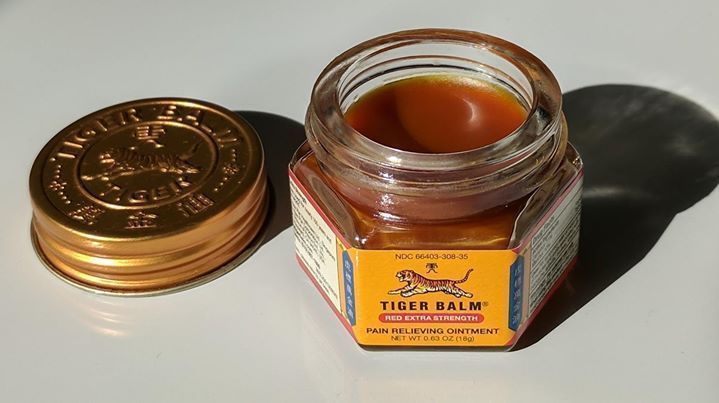 Tiger_Balm_US's tweet photo. Tiger Balm Extra Strength Ointment's distinctive color comes from cassia oil (cinnamon), as does its soothing aroma.
#TigerBalmExtra #PainRelief #WorksWhereItHurts #JointPain #MusclePain #Arthritis https://t.co/dl4rmtm2Zx