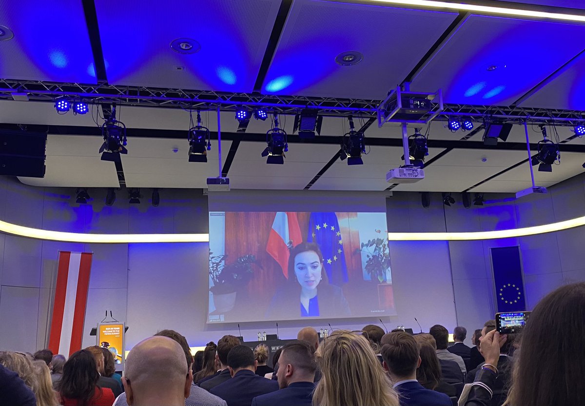 paolaibraj's tweet photo. ELSA legacy never fails to #inspire our desire to contribute for a just world.
#ELSA40Years celebration was a weekend scheduled with professional and social events among alumni, with whom we have build a #community and a #culture.
#ELSARuleofLaw
#ViennaSummit https://t.co/ZybmbO8aaD
