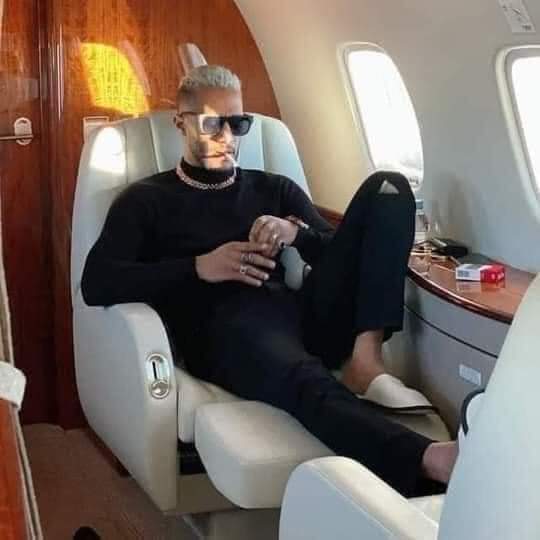 moad75448492's tweet photo. تموت الاسود في الغابات جوعا ولحم الضأن تأكله الكلاب وذو جهل ينام على حرير وذو علم مفارشه التراب https://t.co/cwlOYcEszw