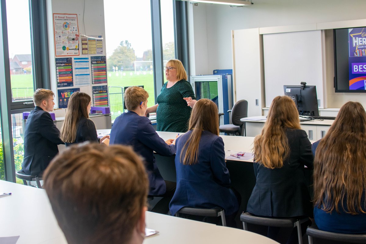 crontoncoll's tweet photo. Thank you to all the Year 10 pupils who joined us for our Prestigious University Programme Event!

We hope you all had a great time this afternoon learning about the amazing opportunities we have at Cronton Sixth Form College.

See you all again soon 😃 https://t.co/EuSjNPWXCP