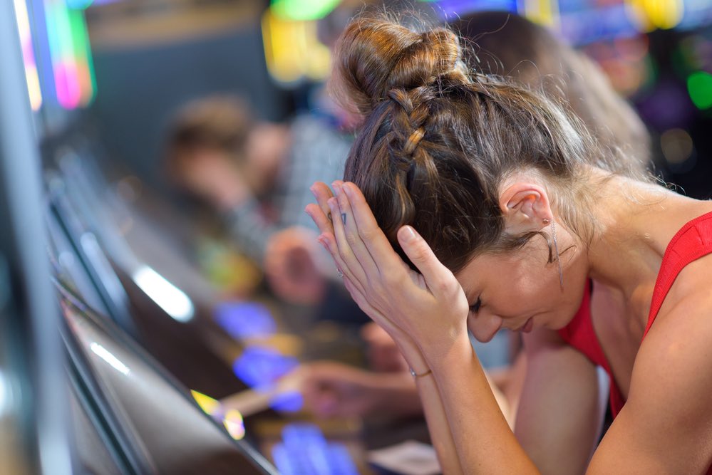 adamreutersward's tweet photo. Är du kvinna och spelberoende? I sånt fall uppskattar jag om du har möjlighet att vara med i denna viktiga studie, tar inte många minuter och självfallet är deltagandet helt anonymt.
Länk till enkät:
https://t.co/n2KnHYczAN
#spelberoende #spelproblem https://t.co/1cwTEN7hJw
