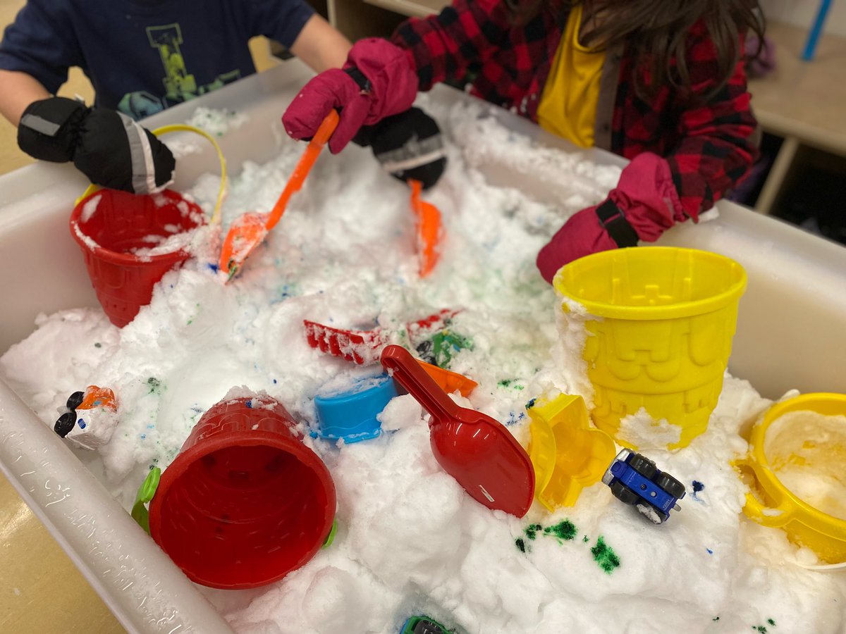 trixi1317's tweet photo. Bringing the outdoors inside at 4C’s Pre-K❄️☃️! Perfect for a snow day 👏🏻❤️@alihalbert @RegPublicSchool @SchoolJanzen https://t.co/aDm66wBMkJ