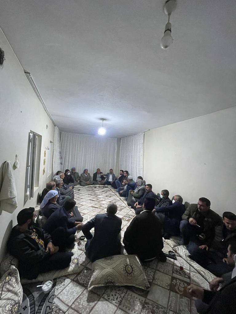 KarakopruyeDEVA's tweet photo. Kırsal ziyaretlerimiz devam ediyor. Karaköprüye bağlı Bozköy  kırsal mahallemizde Reşat Akkuş ev sahipliğinde parti çalışmalarımız aralıksız sürmektedir.Deva ya olan ilgi her geçen gün çığ gibi büyüyor … @alibabacan @emin_ekmen @EssumAslan @avsabriyetim @dogasanlioglu https://t.co/M1Y2dETUyl