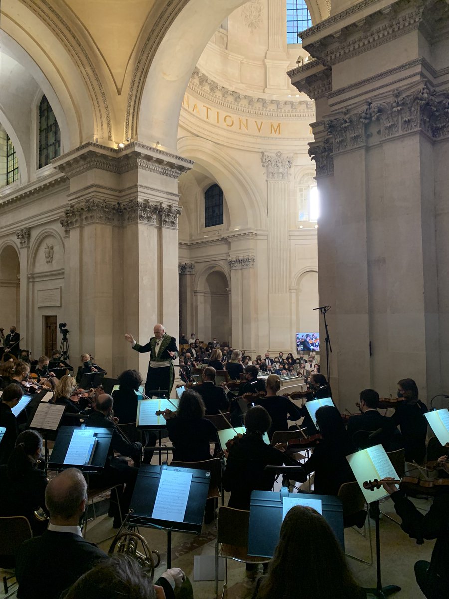 HermineVideau's tweet photo. Musica ! #Fauré #Bruckner #Ladmirault #AurélienDumont#LaurentPetitgirard #JeanDeroyer #GillesGérard séance solennelle de l’@AcadBeauxarts Orchestre Colonne, Maîtrise de Sainte Anne d’Auray https://t.co/kKCMbpXe4Z