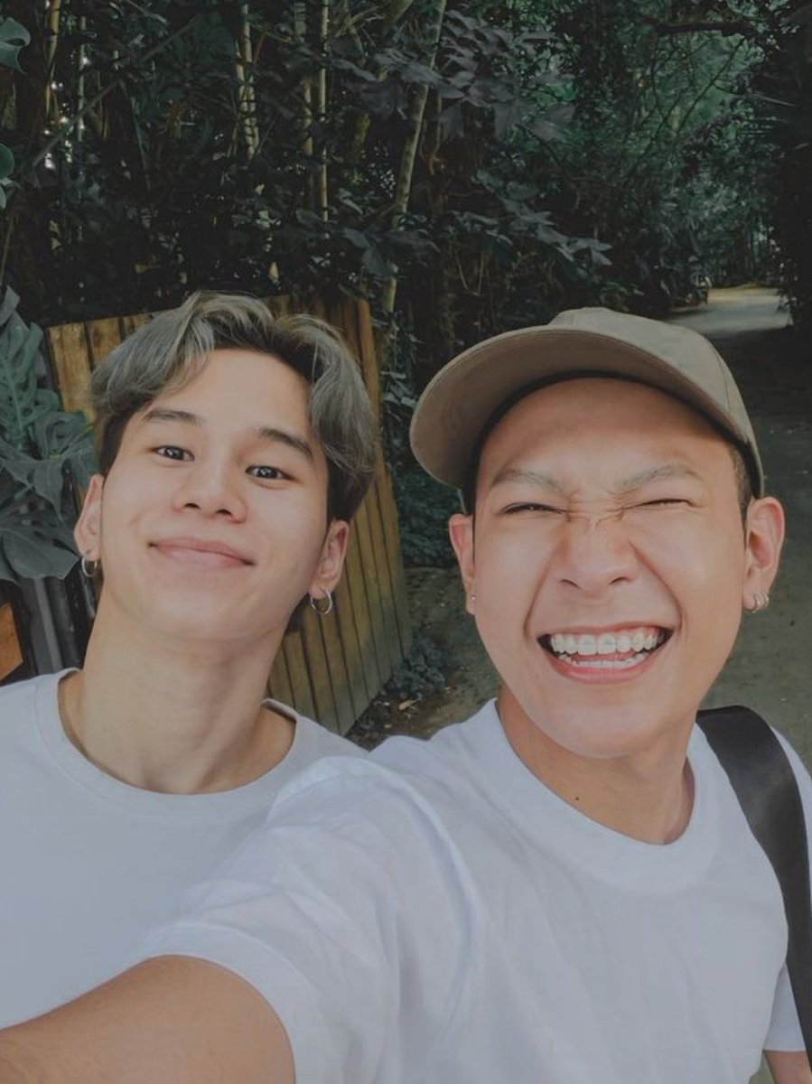 SPRACHAYALOOKS's tweet photo. father &amp; son 👨‍👦 https://t.co/RXJxV7b7xF