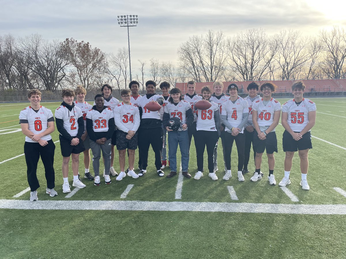AmesHighFBall's tweet photo. 2nd Team All-District:
Jacob Metcalf, Joe Flannery, Griff Linder, Roger Lopez, Lane Sullivan, Brett Burkheimer 

Hon. Mention- Kevin Fernandez, Evan Grey, DeShawn Long, Phil Townsend, Mario Napolitano, Devin Settle https://t.co/FIlFAuMgqj