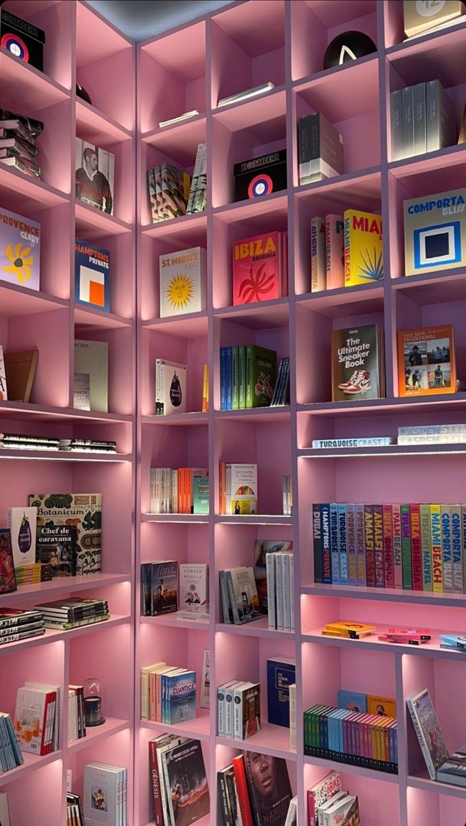 bedroomworld's tweet photo. this!! this bookcase!! https://t.co/AN73yIZ6Bf
