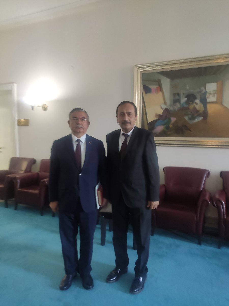 erkanahmet38's tweet photo. AK Parti Gurup Başkanı Sn. İsmet Yılmaz ve Grup Başkanvekili Sn.Mustafa Elitaş beyleri TBMM'de ziyarette bulundum. https://t.co/JZQh1xmConşkanlarıma gösterdikleri ilgi ve alakalarından dolayı teşekkür ediyorum. https://t.co/U2StLguPMs