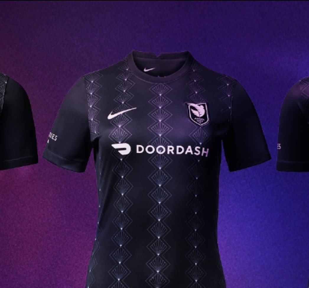 Las_Amazonias's tweet photo. ACFC Inaugural Kit 🔥
“A New Dawn” 🌅
Available 2022
#volemos #weareangelcity
#inauguralkit #losangeles
#lasamazonias #socialclub 

Sign up now to get early access @weareangelcity https://t.co/pc7gNNXc17