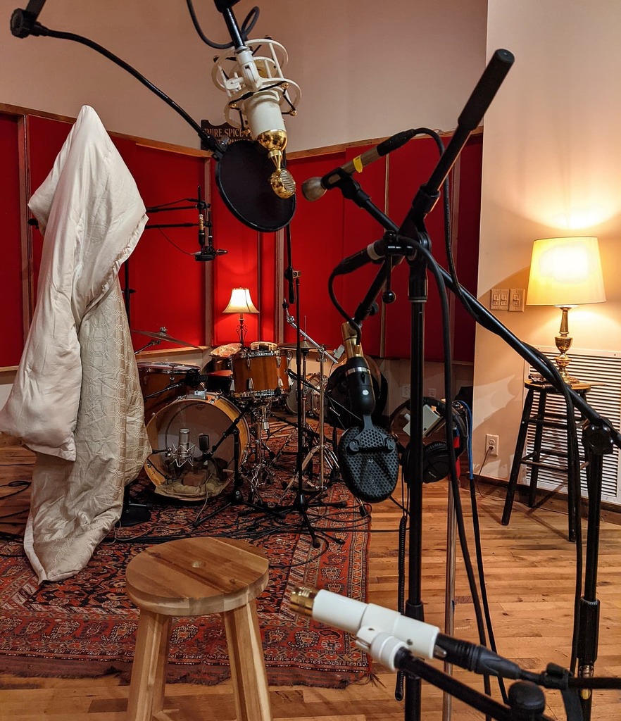 Is that a G-G-Ghost?? After Halloween?? No silly! It's just @mtjoyband setting up a vocal, acoustic, and drum station. @calebjosiahnelson is producing some fantastic and unique tones over here. Big fan.

This setup just happens to feature some of my favo… instagr.am/p/CWYl3XTJQcl/