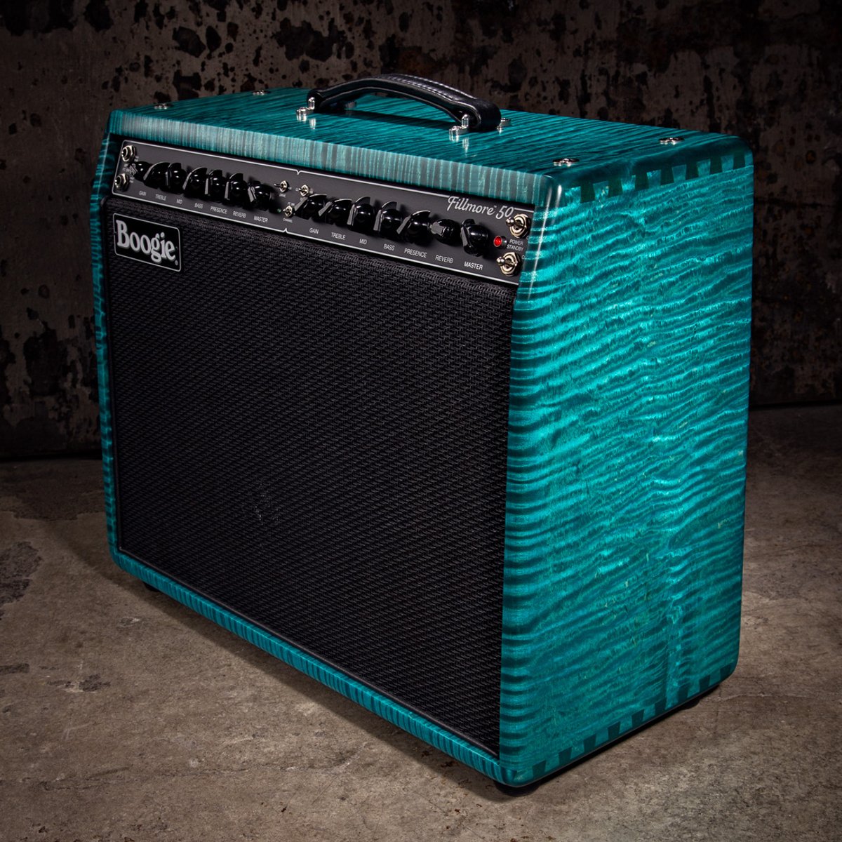 MesaBoogie's tweet photo. This amp has come up now a couple of times in the comments of #HardwoodWednesday posts so we thought we would share it again. Here's the Fillmore 50 1x12 Combo in Private Reserve Flame Maple with a "Kui Blue" hand-rubbed finish.
#MesaBoogie #Fillmore50 #MesaCustomShop #JasonKui https://t.co/hDZKAg3sf5