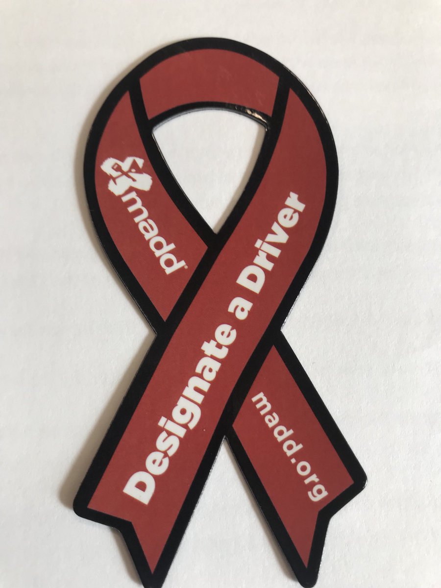 Chief_Fowler's tweet photo. See the ribbon designate a driver #NoMoreVictims ⁦@SalisburyPolice⁩ ⁦@MAPOLICECHIEFS⁩ ⁦@MADDOnline⁩ https://t.co/PYZxyqoC0g
