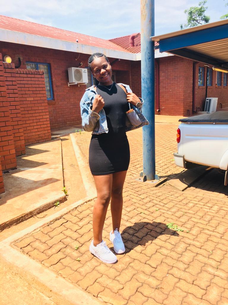 Rishile9's tweet photo. The joy of the Lord is my strength ❤️... She king 👑 https://t.co/3vlJSdpSim