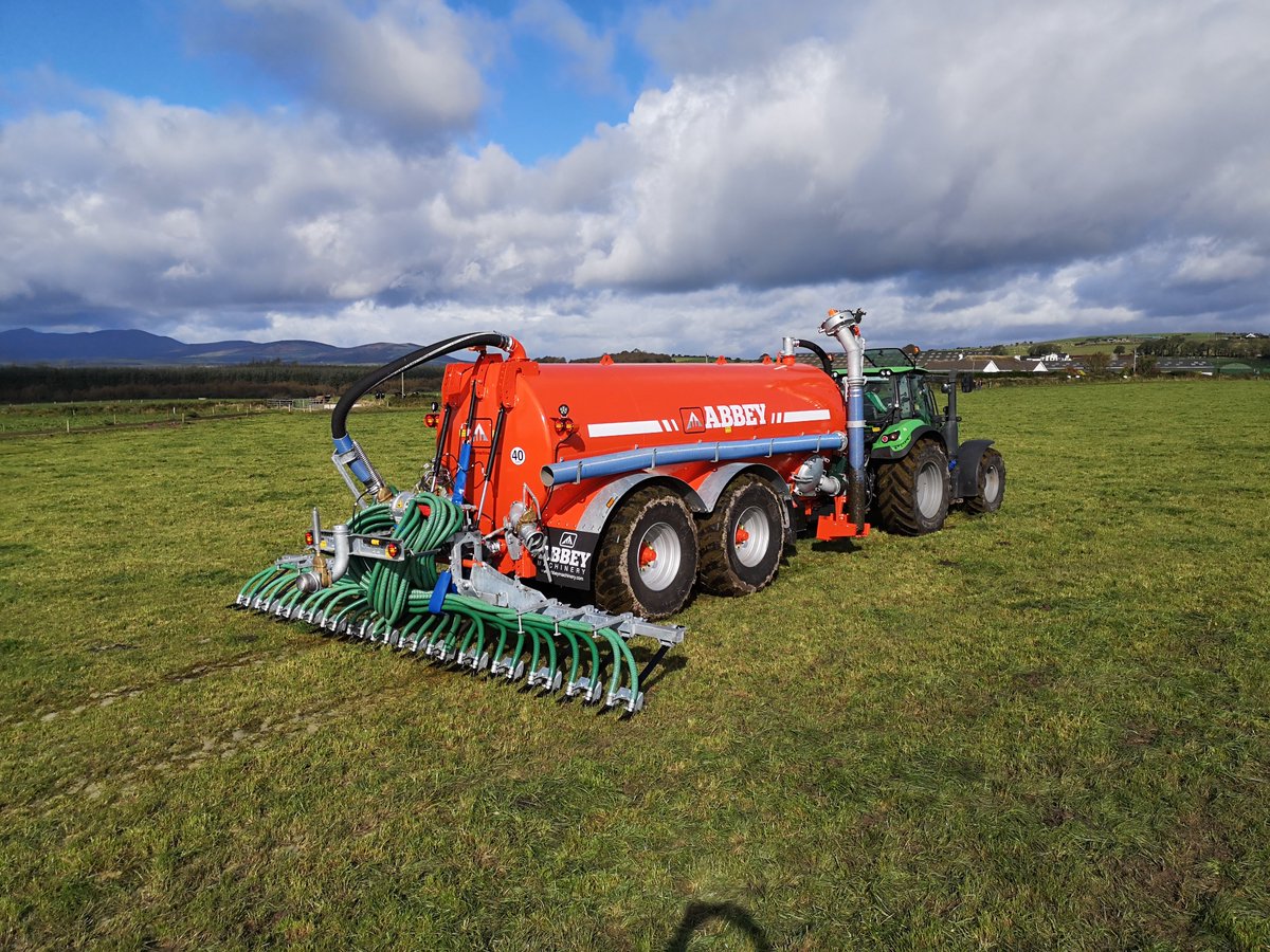 LiamdePaor's tweet photo. #Tractors sales for Oct & ytd are well up on the previous year. New tractor sales for Oct were 150 units v 101 for Oct 2020. For Oct ytd new tractor sales were 2,590 (+ 24 % on the py). Used tractor sales for Oct ytd were 3,313 (+ 47 % on the py) #FTMTA members are delighted. https://t.co/79O80CTAov
