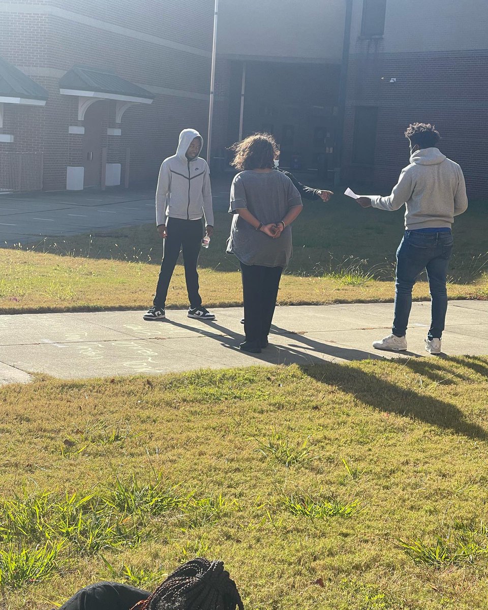 SouthwindEDU's tweet photo. Today, our Chemistry students are completing their lab activity on molarity using chalk. Great work, students! Letโs continue to #aimhigh! #createoptions #SHSis38125๐ https://t.co/HKVwQd5Vx4