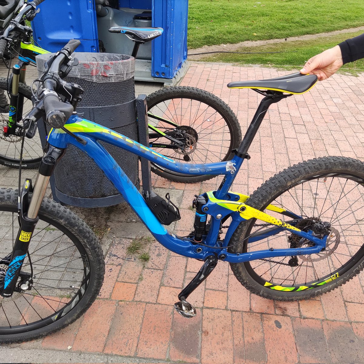 Andres_M_Enciso's tweet photo. Antier domingo fue robada está bicicleta en inmediaciones al cerro La Conejera. Agradecemos cualquier información al 312 3190049 Por favor difundir. Gracias. #PoliciaNacional https://t.co/BNGaW4soOL