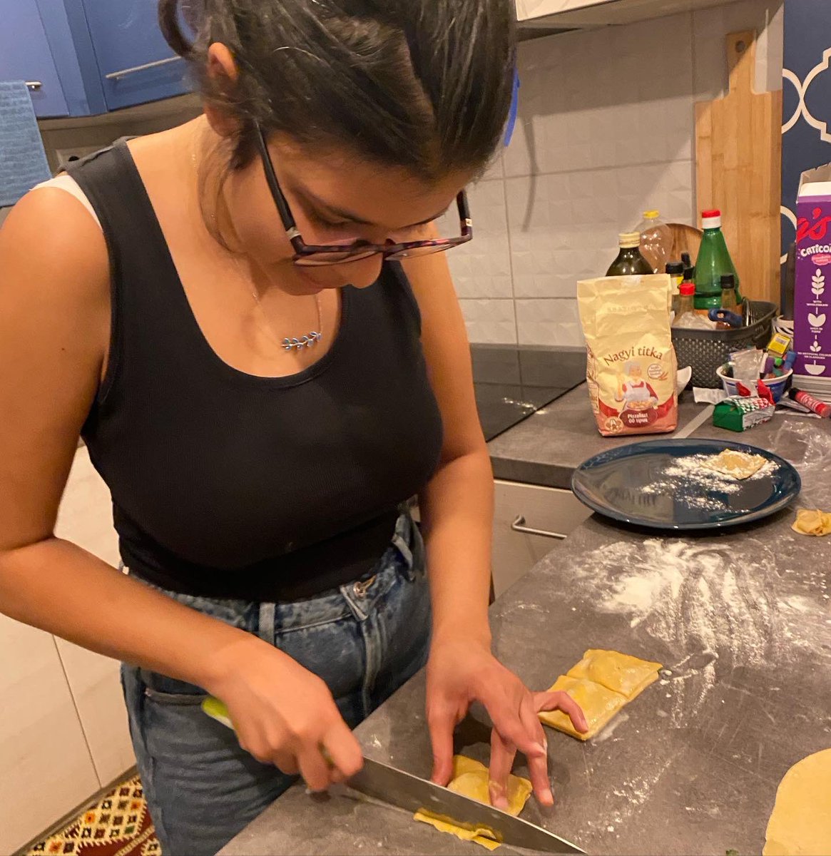 MennaOmaar's tweet image. In my natural habitat. #BacktoTheKitchen 🤍