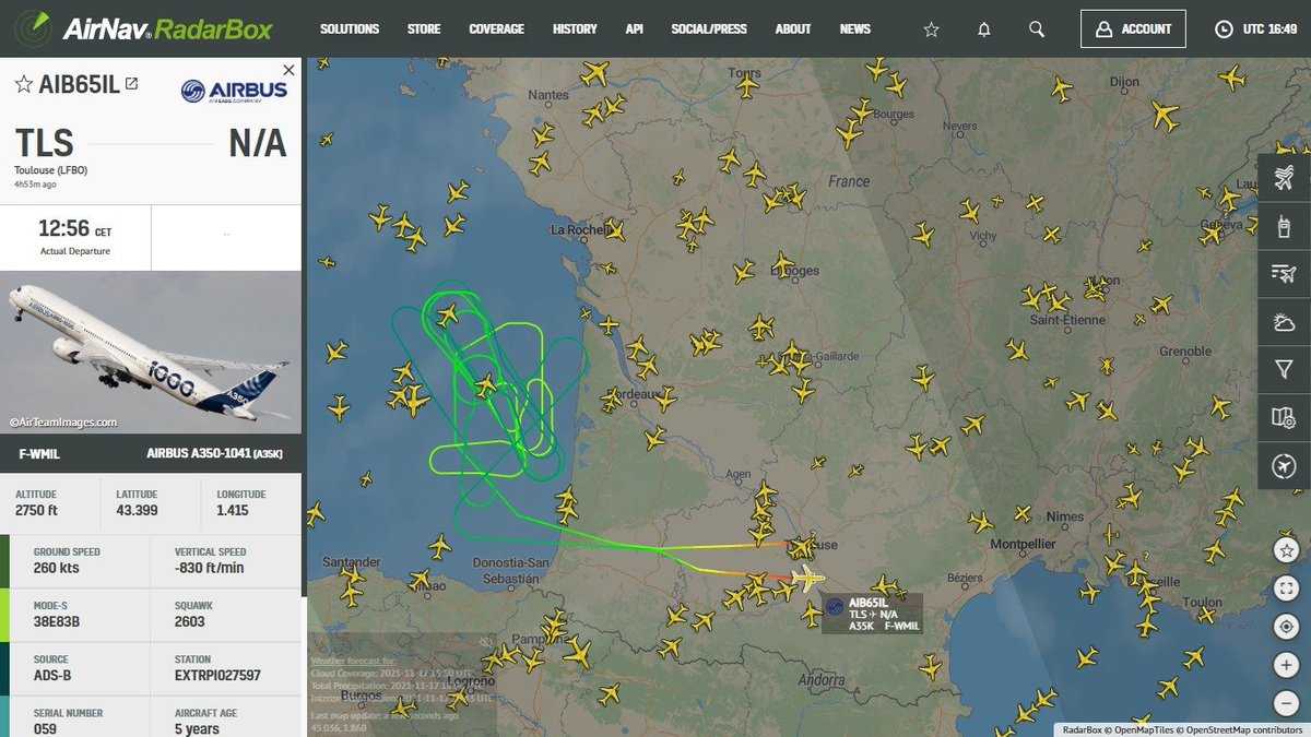 AirNavRadar's tweet photo. After performing a test flight over France, Airbus' A350-1041 prototype (F-WMIL) is descending to Toulouse (TLS). ✈

Track it live: 
https://t.co/MKhMwL7px2

#Airbus #A350K #FWMIL #RadarBox https://t.co/brZbSZpgRo