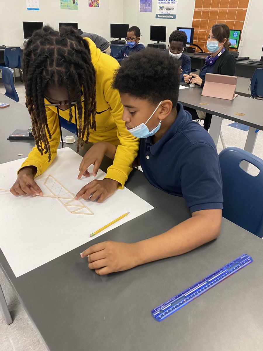 stem_jfk's tweet photo. Designing and building balsa wood bridges. @stem_jfk @STEAMDesignated @CostaDevito @1pamtaylor @jfkffa @JFK_Middle https://t.co/tAVS4CnfLT