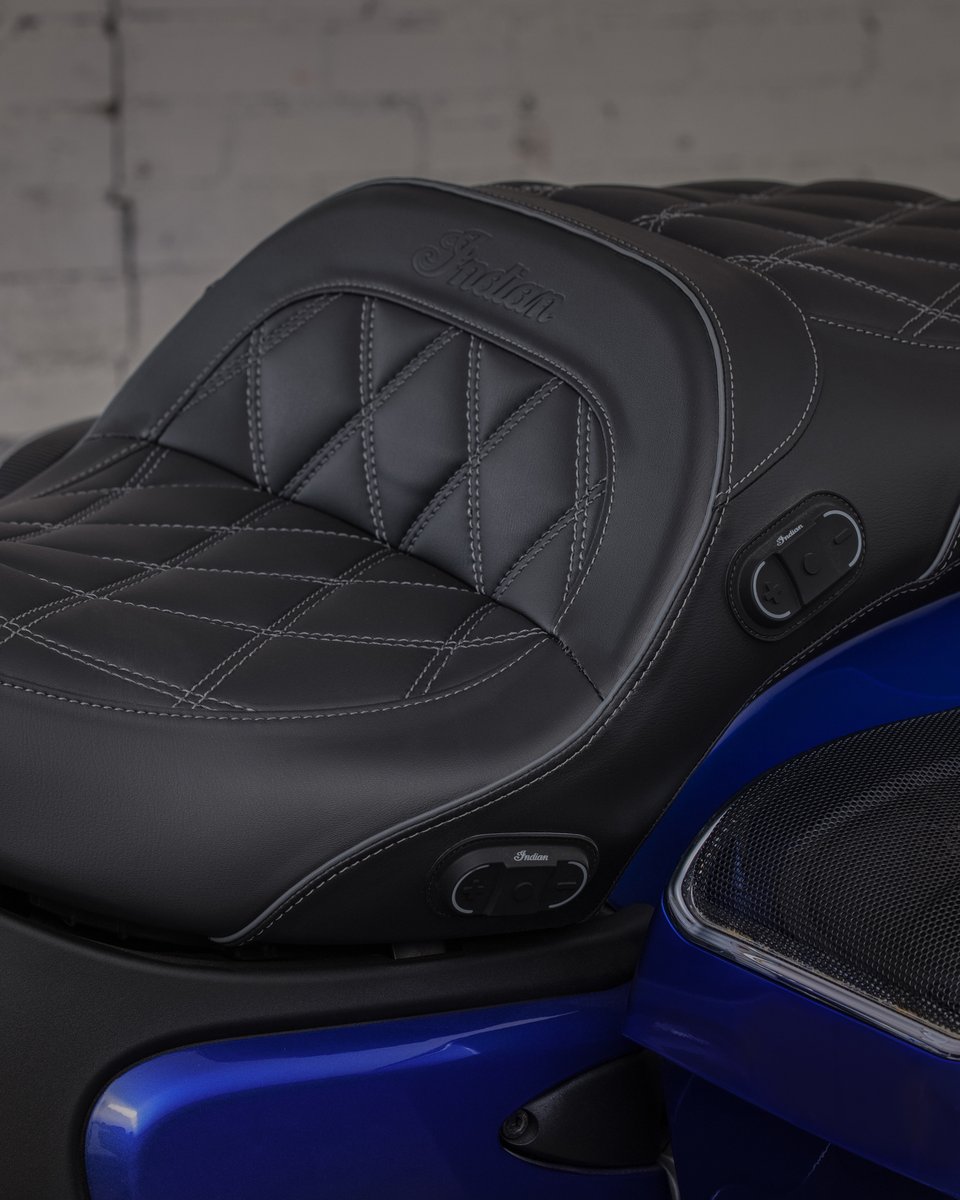 indianmotocycle's tweet photo. Ride like royalty with new accessories for the #IndianChallenger like the Premium Rogue Heated Seat.

Explore this build and shop the Holiday Sales Event at https://t.co/1i7EGOYrIp

#indianmotorcycle #ChallengerLimited https://t.co/IH4zlAto2D