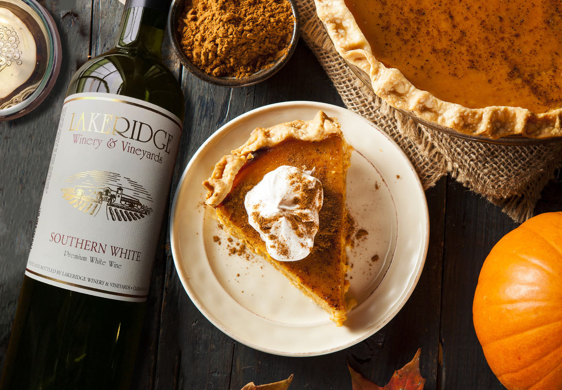 LakeridgeWinery's tweet photo. Just 1 week until #Thanksgiving! Top off your dinner w/ SOUTHERN WHITE &amp; Pumpkin Pie!
A blend of sweet fruit &amp; cream aromas pairs well w/ the rounder flavor of Pumpkin &amp; can handle the Fall Spices.
🥂🍁
Stop by the #Winery to pick up a bottle or at your local Supermarket.
#CHEERS https://t.co/mJQvMW3KkD