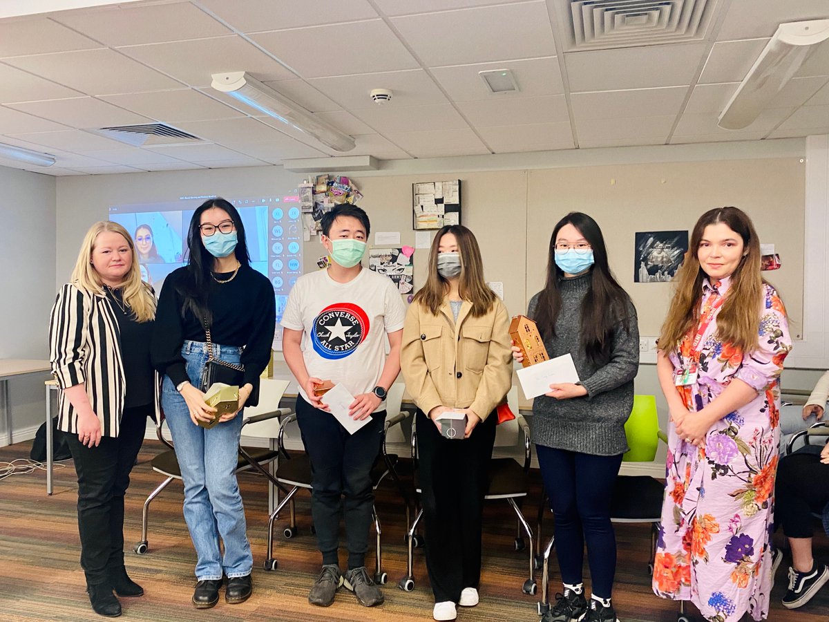 INTO_QUEEN'S tweet media