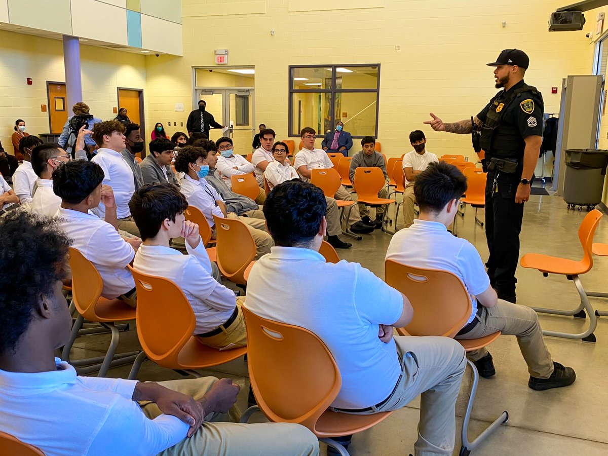 HCDEtx's tweet photo. It's #NationalCareerDevelopmentWeek, and Highpoint School East students are learning about potential paths in #STEM, as first responders, and more from professionals at the annual College & Career Fair! Check our blog for the full story later this week. https://t.co/aiXIQmJ8Mq https://t.co/Rz5z66QkZ1