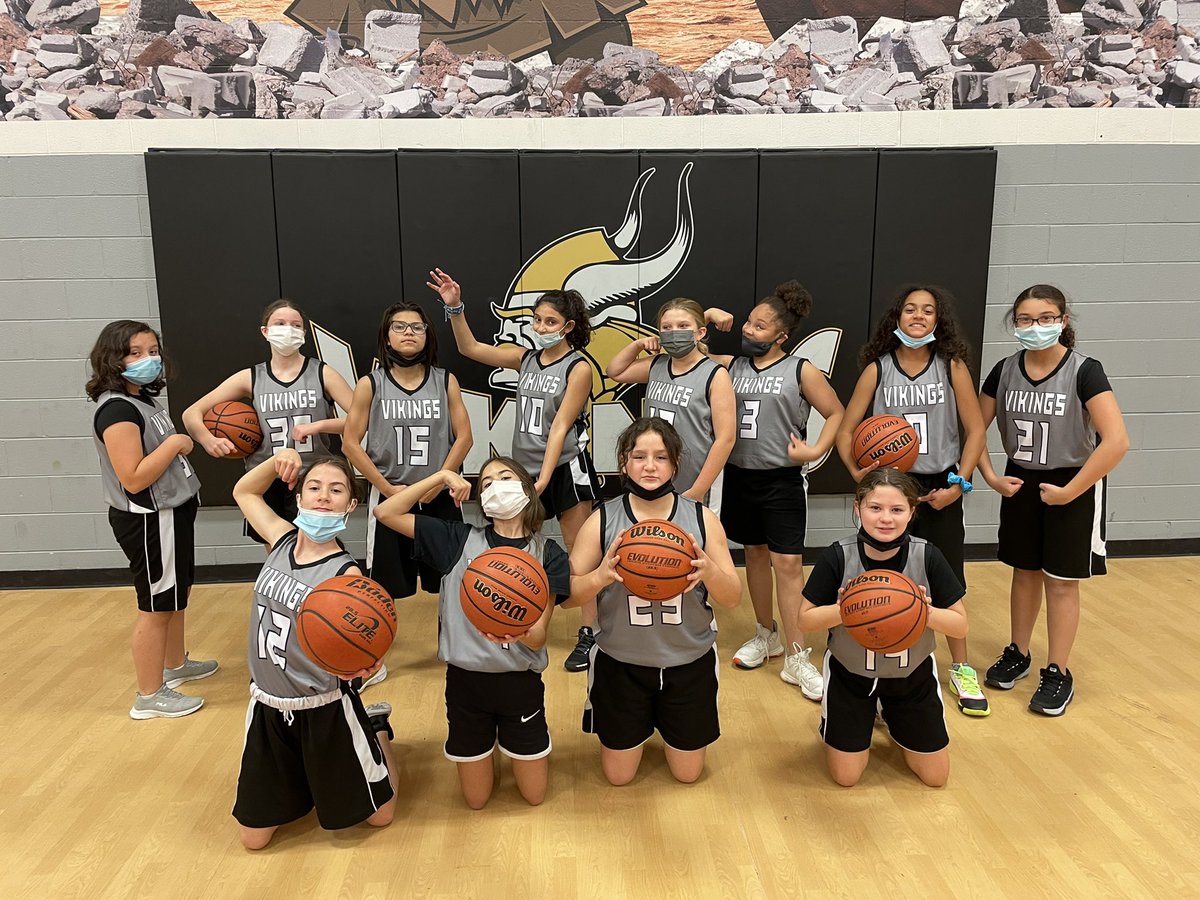 Basketba1Finley's tweet photo. This team: 🏀 3rd place in Conference 🏀 2 players in the top 10 in scoring 🏀Improved and had fun. This team was full of characters, but more importantly, this team had character. Thank you for a great season! #cridgepride https://t.co/MCmwWzv9TD