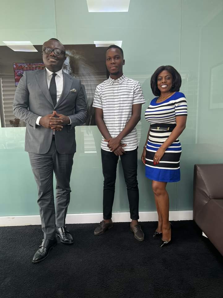 olonkatv's tweet photo. The matter is settled now.
The rejected stone has become the favourite now

Journalist Albert, aka Bongo Ideas meets CEO of EIB Network, Bola Ray and Nana Aba. 😊 

_

#bongoideas  #bolaray #nanaabaanamoah https://t.co/NLMKp9SaTN