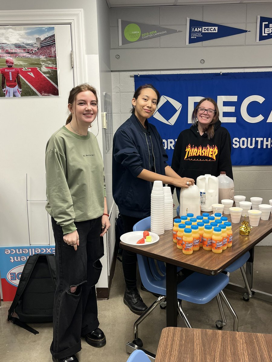 SouthsideDECA's tweet photo. Today is DECA member appreciation day! We celebrated with a breakfast social. Thanks to all our members who have joined this year. If you haven’t paid your dues, there is still time to join! https://t.co/o8D2bchhFf