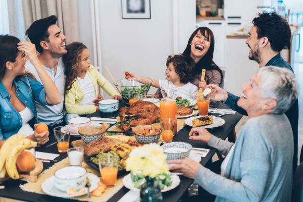 DDRHelena's tweet photo. When was the last time the entire family ate a meal together? Let Dinners Done Right do all the work so you can enjoy eating and spending time together as a family. https://t.co/V7P3hY3XYe