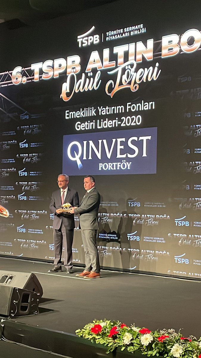 tspborgtr's tweet photo. Portföy Yönetim Faaliyeti kategorisinde Emeklilik Yatırım Fonları Getiri Lideri-2020 ödülünü Katılım Emeklilik ve Hayat Katılım Hisse Senedi Emeklilik Yatırım Fonu ile #QInvest kazandı. #TSPBAltınBoğa https://t.co/b20g5celnR