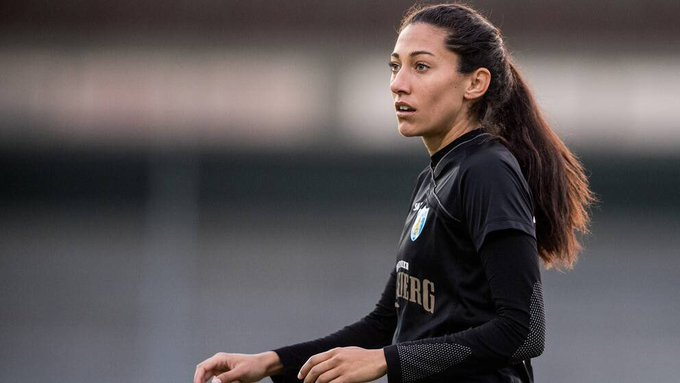 captpress's tweet photo. HERE WE GO LADIES WE'RE GETTING A FULL SEASON WITH CHRISTEN IN A BLACK KIT https://t.co/IWnuAilu42