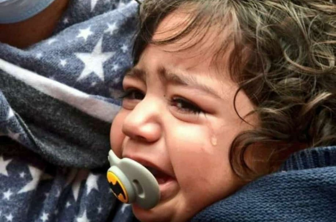 listenraqib's tweet photo. #An_Orphaned and yet unaware of her tragedy this 18 month of child joins her mother who is protesting for The RETURN of Slain Dr. Mudasir's body
#FreeKashmir
#KashmirBleeds #KashmiriLivesMatter #kashmirbleeding #kashmir #indianoccupied #kashmirimuslimunderattack #Why https://t.co/0dGN07HFry