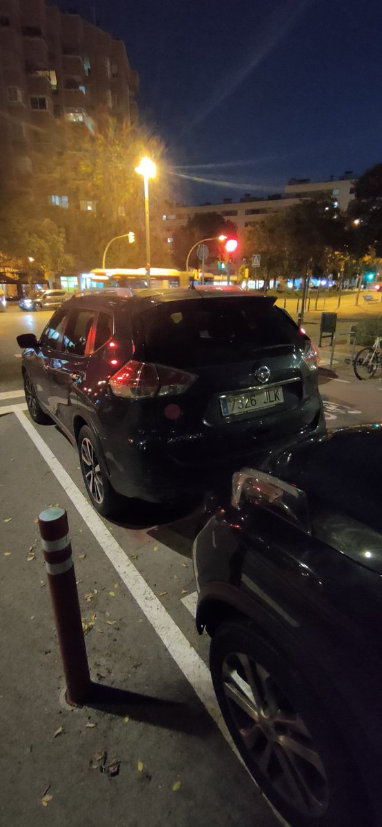 inCBisme's tweet photo. De l'altre dia. És fosc però molestes igual 
#BICIBCN https://t.co/Agb1RM3oGe