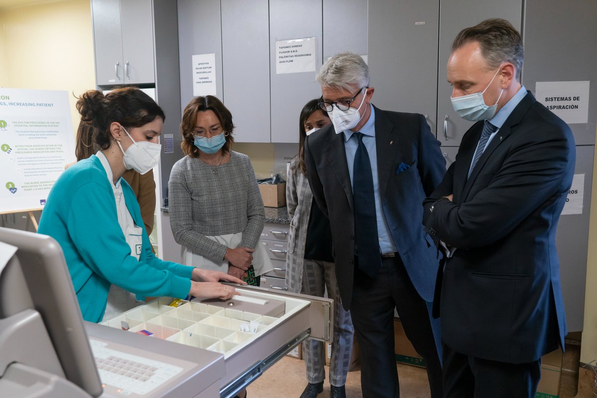 igualatorio's tweet photo. El CEO de AXA a nivel mundial, @thomasbuberl, visita Clínica Mompía para reforzar nuestra presencia en el mercado y potenciar nuestro liderazgo en Salud.
https://t.co/Xq4vNd8ICY
#SomosAXAIgualatorio #ProudToBeAXA #Salud #Innovación https://t.co/XRD3VxRjAe