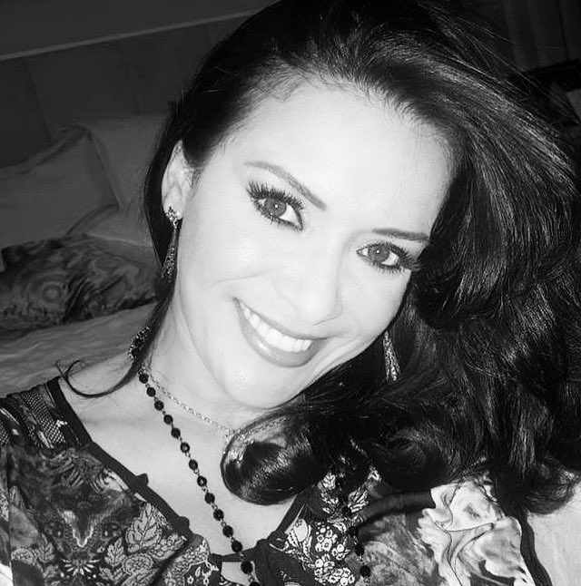 EsterBatista's tweet photo. Mais bonito do que o canto dos pássaros são seus voos. Nem todo canto é de alegria, mas todo voo é de liberdade.
#reflexão #esterbatista #esterbatistamarcasdeamor #esterbatistaiifanpage #pensamentos #passaros #voa #voar #cantar #canto #marcasdeamor #ebmarcasdeamor https://t.co/2ivo4SaKsj
