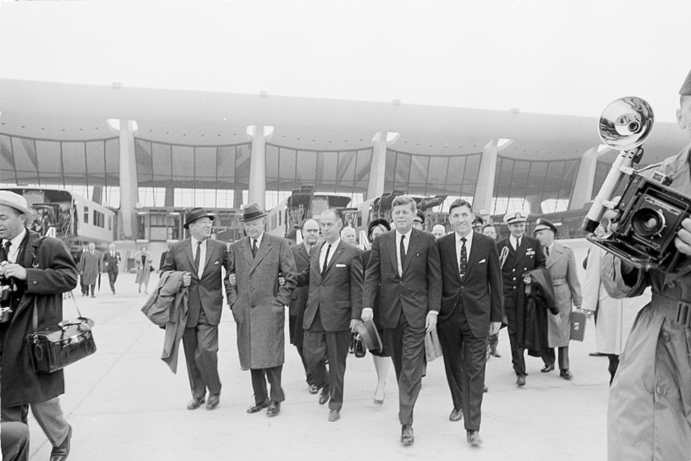 Dulles_Airport tweet picture