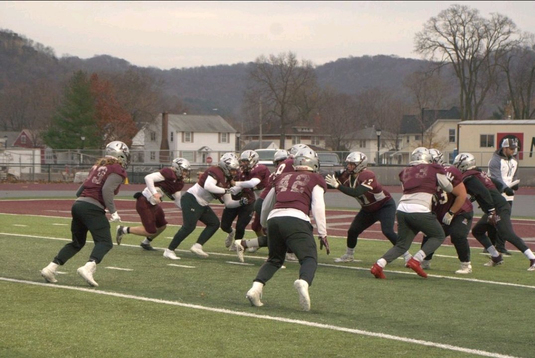 UWLEagleFB's tweet photo. Week 12 🦅

#TheExperience https://t.co/uIEmJXYF2e