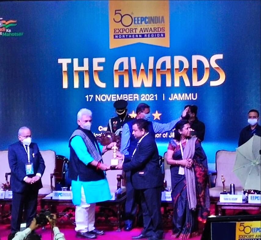 autopalmpg's tweet photo. @MahipalAmit Jt. MD @autopalmpg receiving  EEPC INDIA Regional Award (Northern) for  Export Excellence by  Shri Manoj Sinha, Hon’ble Lt. Governor of Jammu &amp; Kashmir today at Jammu #eepcexportaward #autopalbemisaal https://t.co/BgkQlh6Lbf