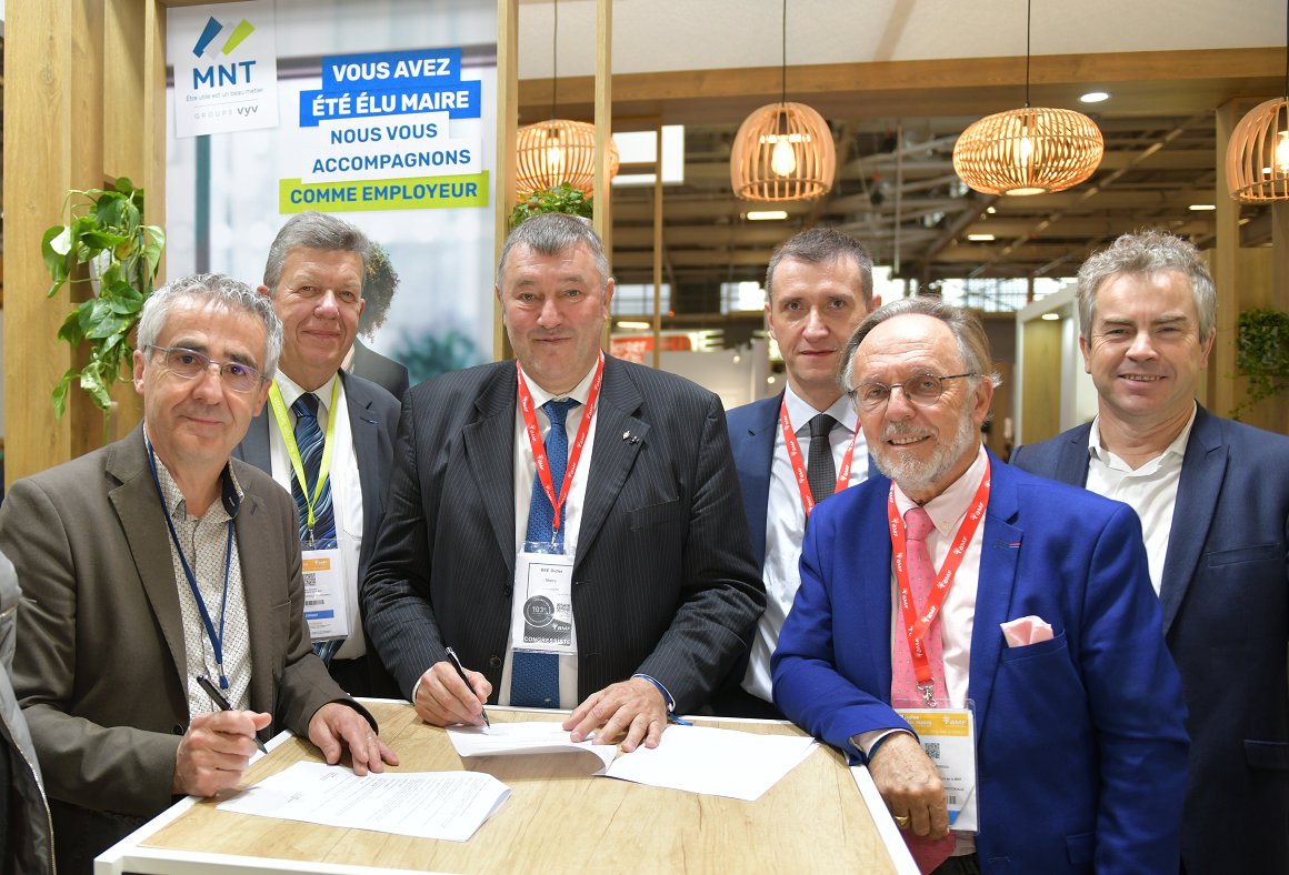 mutuelleMNT's tweet photo. Un grand merci à @villes2fr @ANCTS_ @Maires_Ruraux  @aitf_gtgr et l’Association Nationale des Directeurs d'Associations de Maires (#ANDAM).

Vous êtes au #SMCL2021  demain ? 
Retrouvez-nous sur le stand B76, situé au pavillon 4. https://t.co/xLQZQeoT5m