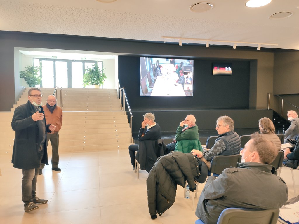 a_csnvs's tweet photo. Avui representants d'@Interbev_fr han visitat dos puntals del sector boví:@coopivars i @mercolleida 
per parlar de mercat, #sostenibilitat i #alimentacioeficient
@asoprovac Cat i @Provacuno també hi hem estat👌 https://t.co/92ykuXfoRX